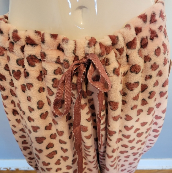 Denver Hayes Plush Jogger in Pink Hearts, BNWT, Size 2X - Picture 2 of 8